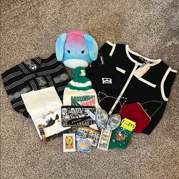 Bundle of Not so Mystery Box 15 items some NWT - Picture 2 of 6